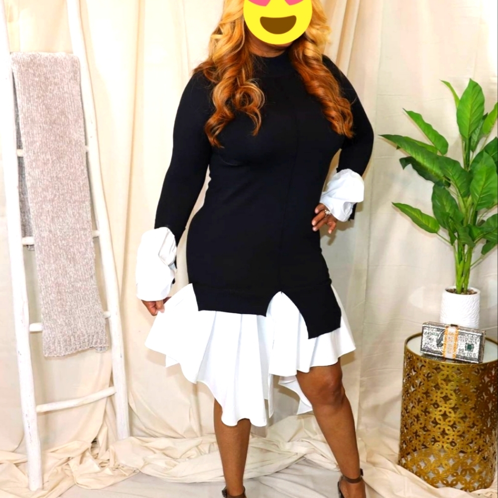 🔥 JUST REDUCED ‼️Bodycon sweater dress with white cotton trim